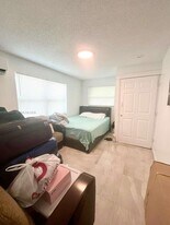 6201 SW 37 Ct in Davie, FL - Building Photo