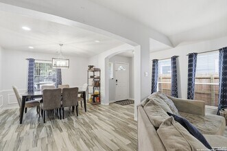 414 Willow Grove Dr in San Antonio, TX - Building Photo - Building Photo