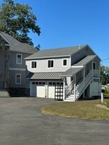 16 Crescent Beach Dr in Enfield, CT - Building Photo