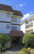 Kent Mayfair in White Rock, BC - Building Photo - Building Photo