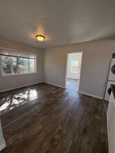 138 Western Ave in Medford, OR - Building Photo - Building Photo