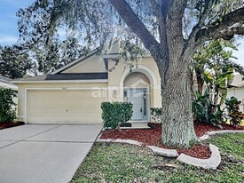 807 Ridge Haven Dr in Brandon, FL - Building Photo