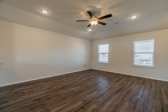 957 E Starling St in Fayetteville, AR - Building Photo - Building Photo