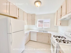 10860 Blix St in Los Angeles, CA - Building Photo - Building Photo