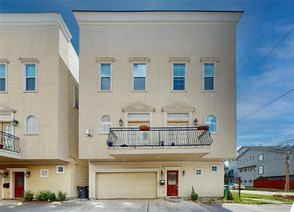 1502 Birdsall St in Houston, TX - Building Photo