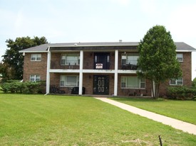 204 E Indianwood Dr Apartments