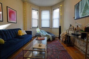 72 Gardner St, Unit B2 in Boston, MA - Building Photo