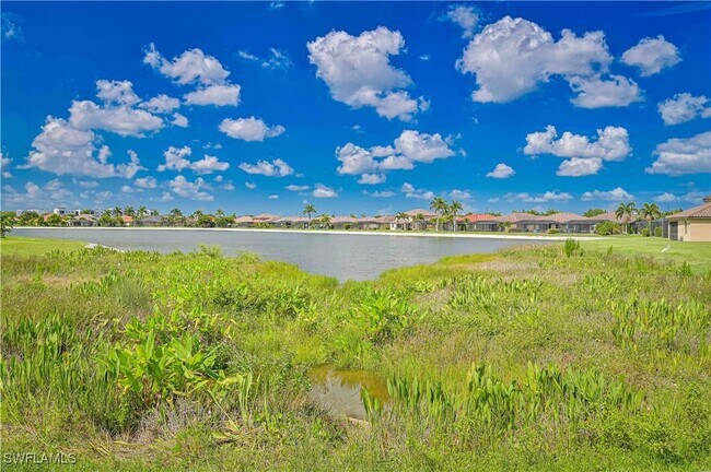 2727 Via Piazza Loop in Ft. Myers, FL - Building Photo - Building Photo