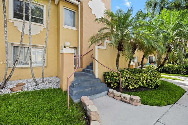 631 NW 79th Terrace in Pembroke Pines, FL - Building Photo - Building Photo