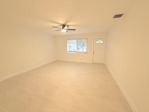 626 Prosperity Farms Rd in North Palm Beach, FL - Building Photo - Building Photo