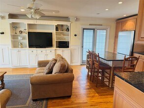 707 W Olive St in Long Beach, NY - Building Photo - Building Photo