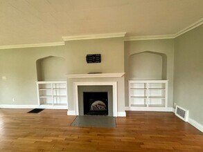 2230 Riverside Dr NE-Unit -Unit 1 in Grand Rapids, MI - Building Photo - Building Photo