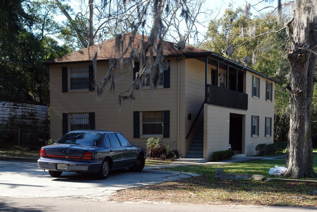 110 Long Branch Blvd in Jacksonville, FL - Building Photo