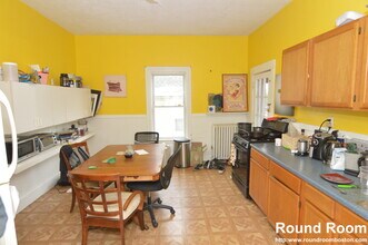 33 Linden St, Unit #2 in Brookline, MA - Building Photo - Building Photo