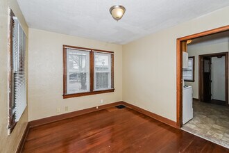 106 9th Ave N in Hopkins, MN - Building Photo - Building Photo