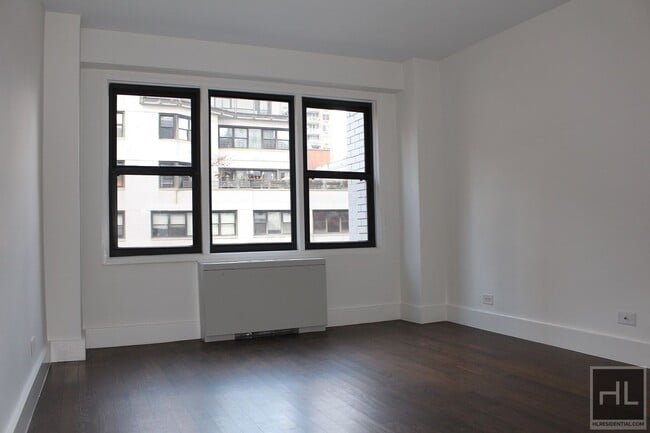 EAST 56 STREET, Unit 4F in New York, NY - Building Photo - Building Photo