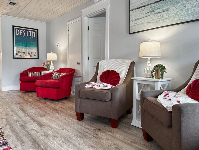 4507 Luke Ave in Destin, FL - Foto de edificio - Building Photo