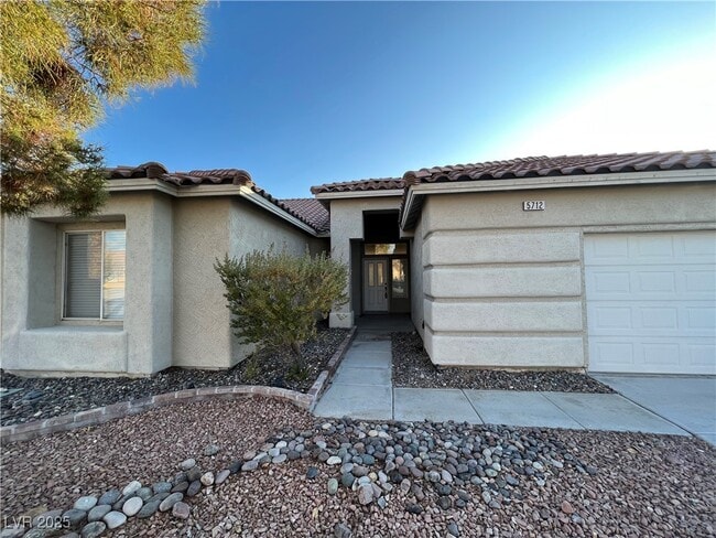 5712 N Tropic Mist St in Las Vegas, NV - Building Photo - Building Photo