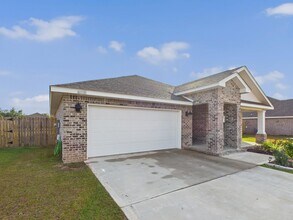 8775 Clearbrook Dr in Milton, FL - Building Photo - Building Photo