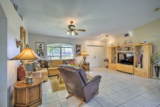 421 SE 4th Pl in Cape Coral, FL - Building Photo - Building Photo