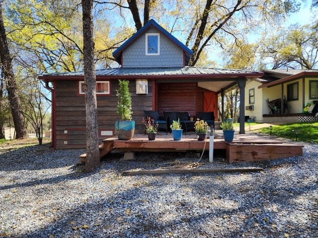 6091 Dutch Mine Rd in Diamond Springs, CA - Building Photo - Building Photo