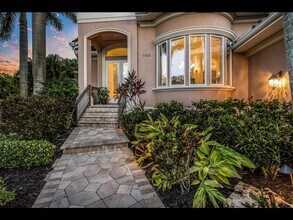 1102 Horizon View Dr in Sarasota, FL - Foto de edificio - Building Photo