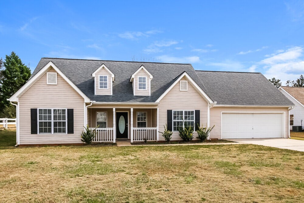 100 Princeton Ct in Covington, GA - Foto de edificio