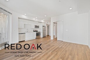 1860 N Western Ave, Unit 213 in Los Angeles, CA - Building Photo