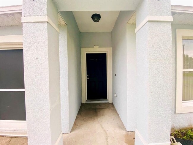 502 Albatross Dr in Poinciana, FL - Building Photo - Building Photo