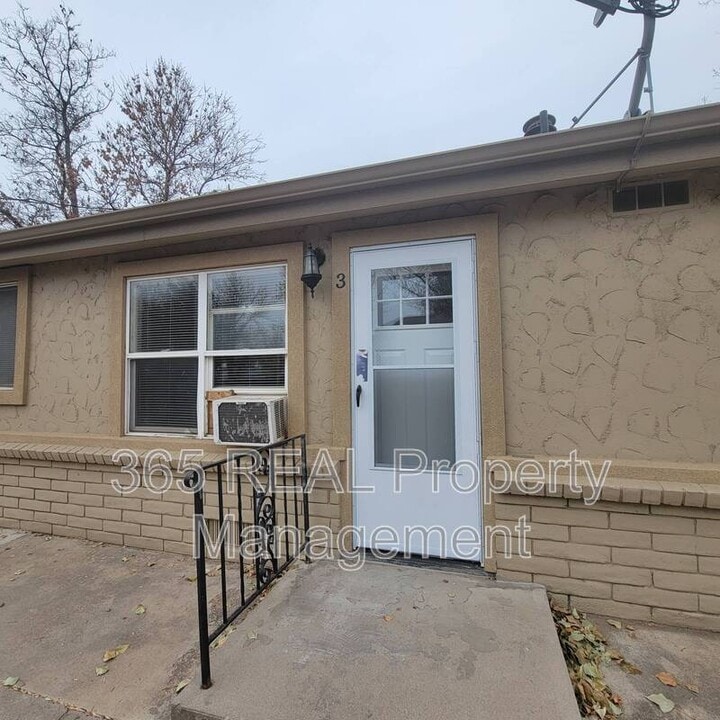 320 12th St in Greeley, CO - Building Photo