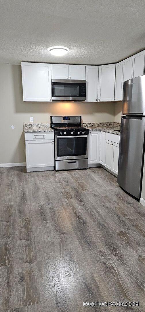 368 E Merrimack St in Lowell, MA - Building Photo - Building Photo