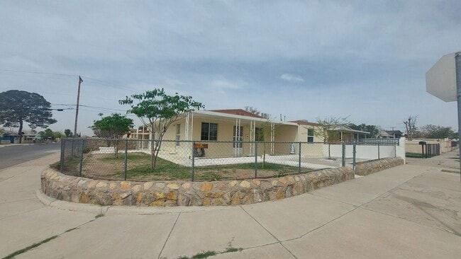 property at 675 Santa Barbara Dr