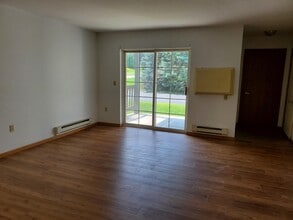 630 Westfield Way in Pewaukee, WI - Building Photo - Building Photo