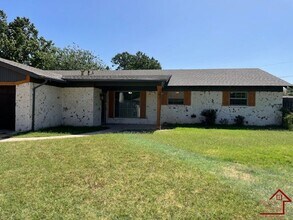 17 NW 59th St in Lawton, OK - Building Photo - Building Photo