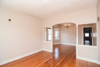 51 Windsor Rd, Unit 2 in Medford, MA - Foto de edificio - Building Photo