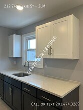 212 Zabriskie St in Jersey City, NJ - Building Photo - Building Photo