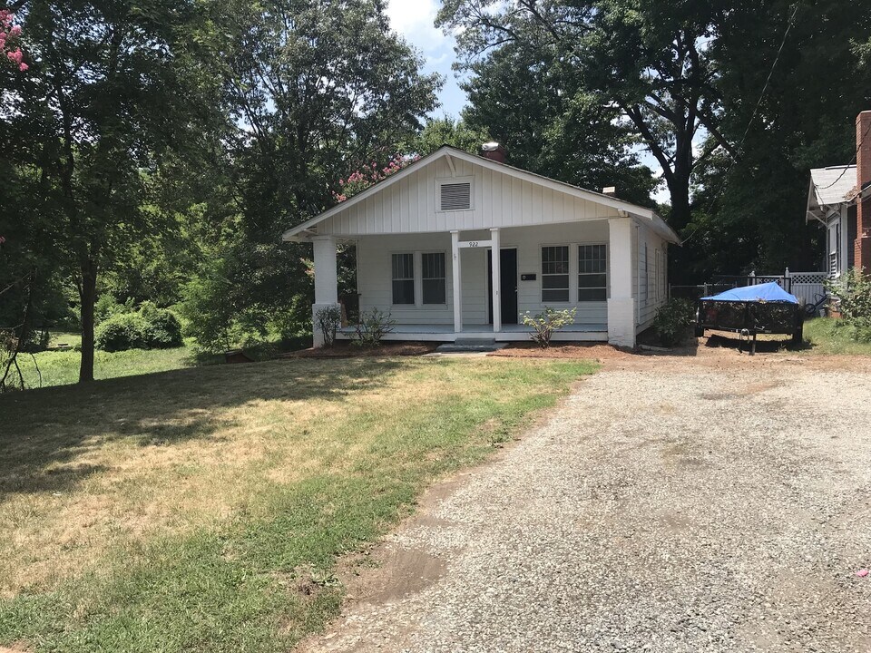 922 Lexington Ave in Greensboro, NC - Building Photo
