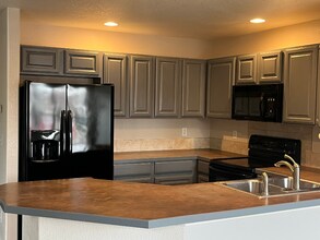 102 Bayside Cir in Windsor, CO - Foto de edificio - Building Photo