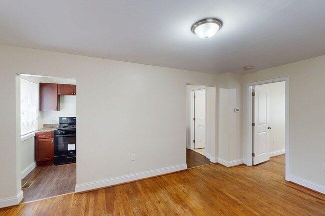 property at 8527 Chestnut Oak Rd
