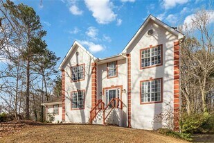 2119 Tudor Castle Way in Decatur, GA - Building Photo