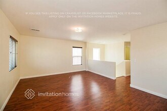 7423 Scottish Castle Ave in Las Vegas, NV - Foto de edificio - Building Photo