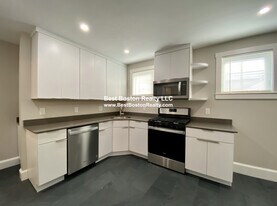 23 Elmer St, Unit 1 in Cambridge, MA - Building Photo