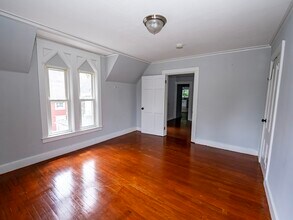 159 Hamilton St in Southbridge, MA - Building Photo - Building Photo