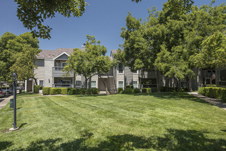 Rocklin Gold in Rocklin, CA - Foto de edificio - Building Photo