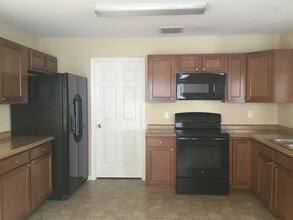 2340 Norwood Pl in Tavares, FL - Building Photo - Building Photo