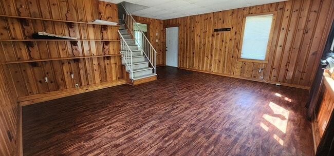 property at 2001 W Manor Pky