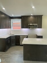 2337 38th St, Unit 2 in Astoria, NY - Building Photo - Building Photo