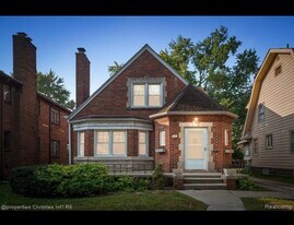 18 Woodward Heights Blvd in Pleasant Ridge, MI - Building Photo