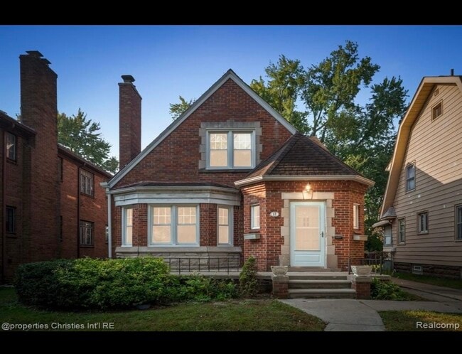 18 Woodward Heights Blvd