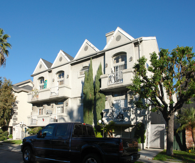 10821 Blix St in North Hollywood, CA - Building Photo - Building Photo